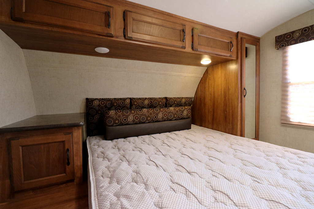 Tracy's cozi Connect Travel Trailer
