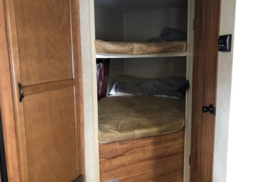Tracy's cozi Connect Travel Trailer