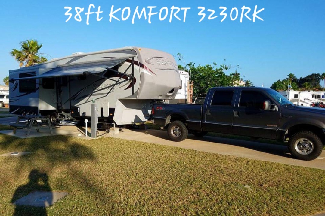 Robert's Komfort 2015 38ft 3230FRK 5th Wheel