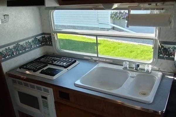 Edward's R-Vision Trail Lite 7212 Travel Trailer