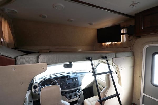 Gabriel's Forest River Sunseeker Class C