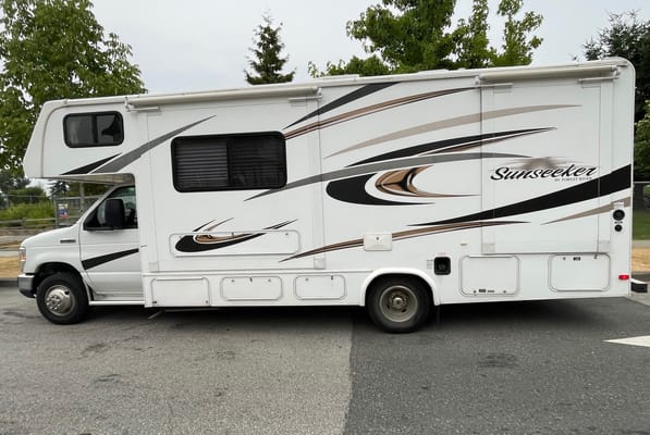 Gabriel's Forest River Sunseeker Class C