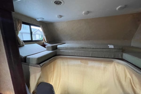 Gabriel's Forest River Sunseeker Class C