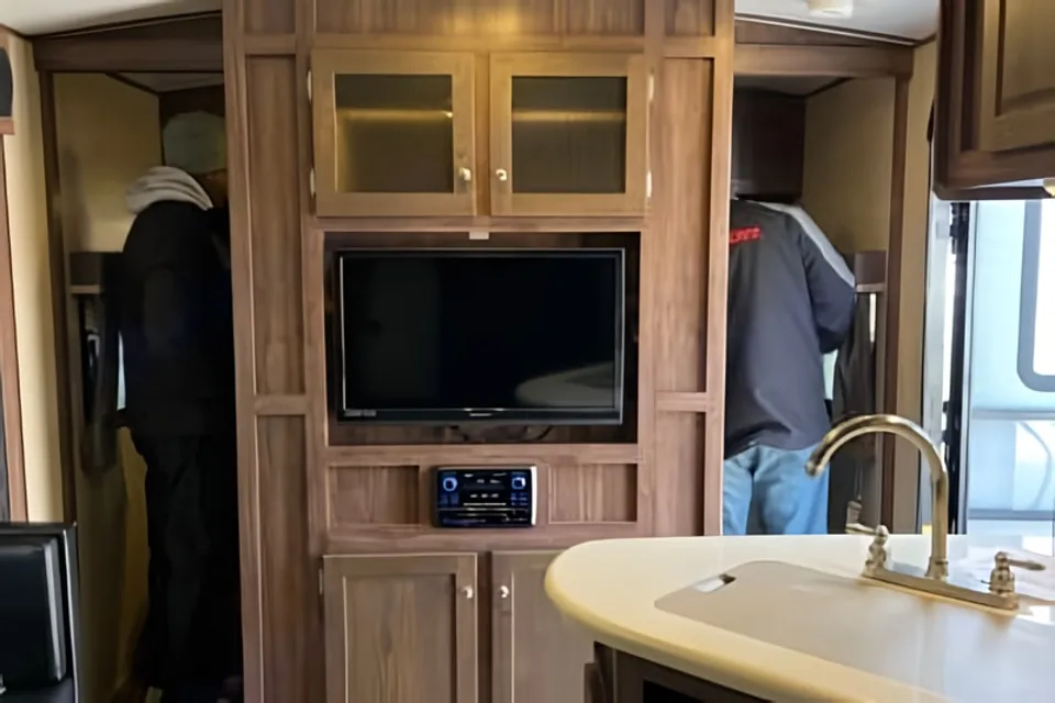 Brown Hornet Travel Trailer-*delivery or pick up available*