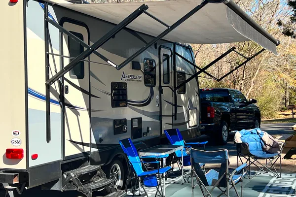 Brown Hornet Travel Trailer-*delivery or pick up available*