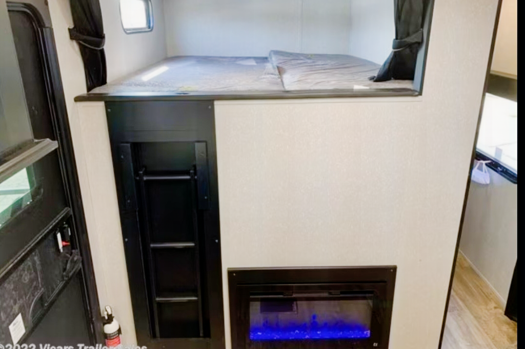 Cherokee Limited 294GEBG, Luxury with Complementary items!