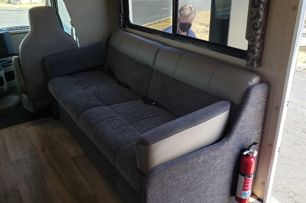 Arie's Thor Class C 28 ft