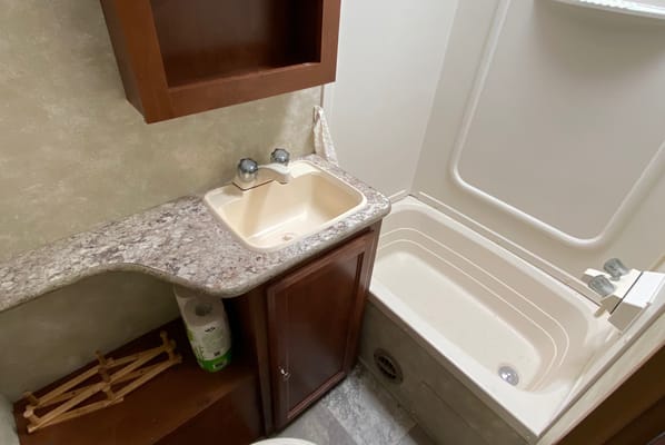 Mike's Gulf Stream 28tcs Travel Trailer