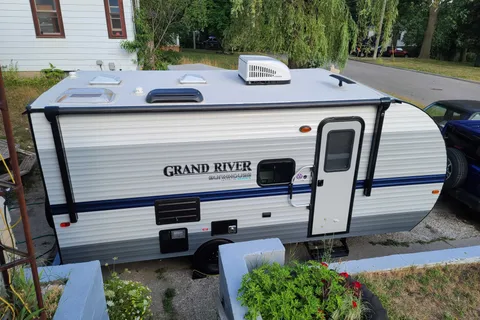 Josh & Ellen’s Cozy Cruiser!