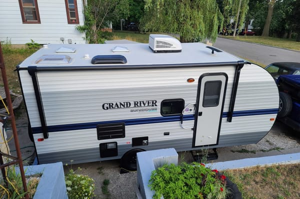 Josh & Ellen’s Cozy Cruiser!