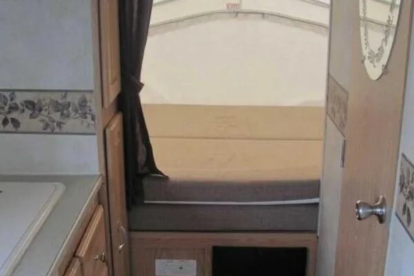 Lightweight hybrid 3 large beds