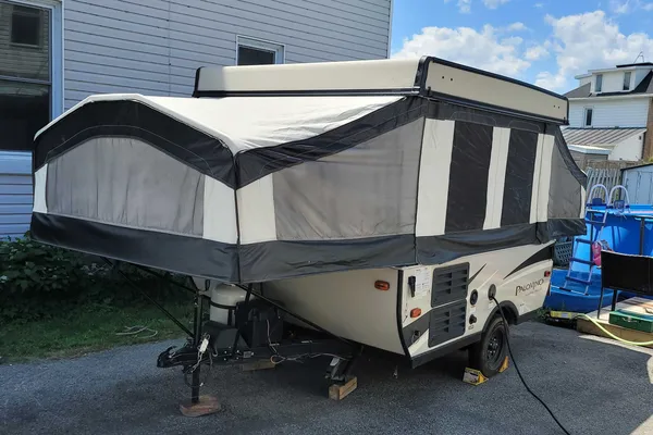Corey's Palomino 8LTD Tent Trailer