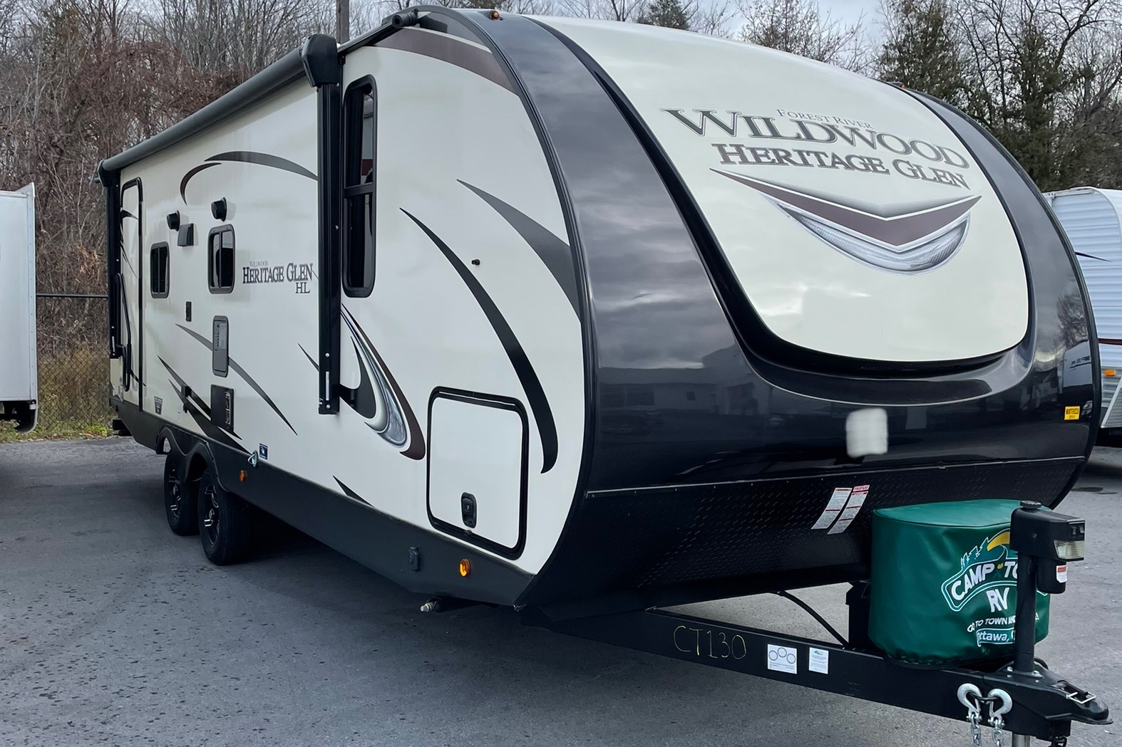 2021 Luxurious Couples Trailer