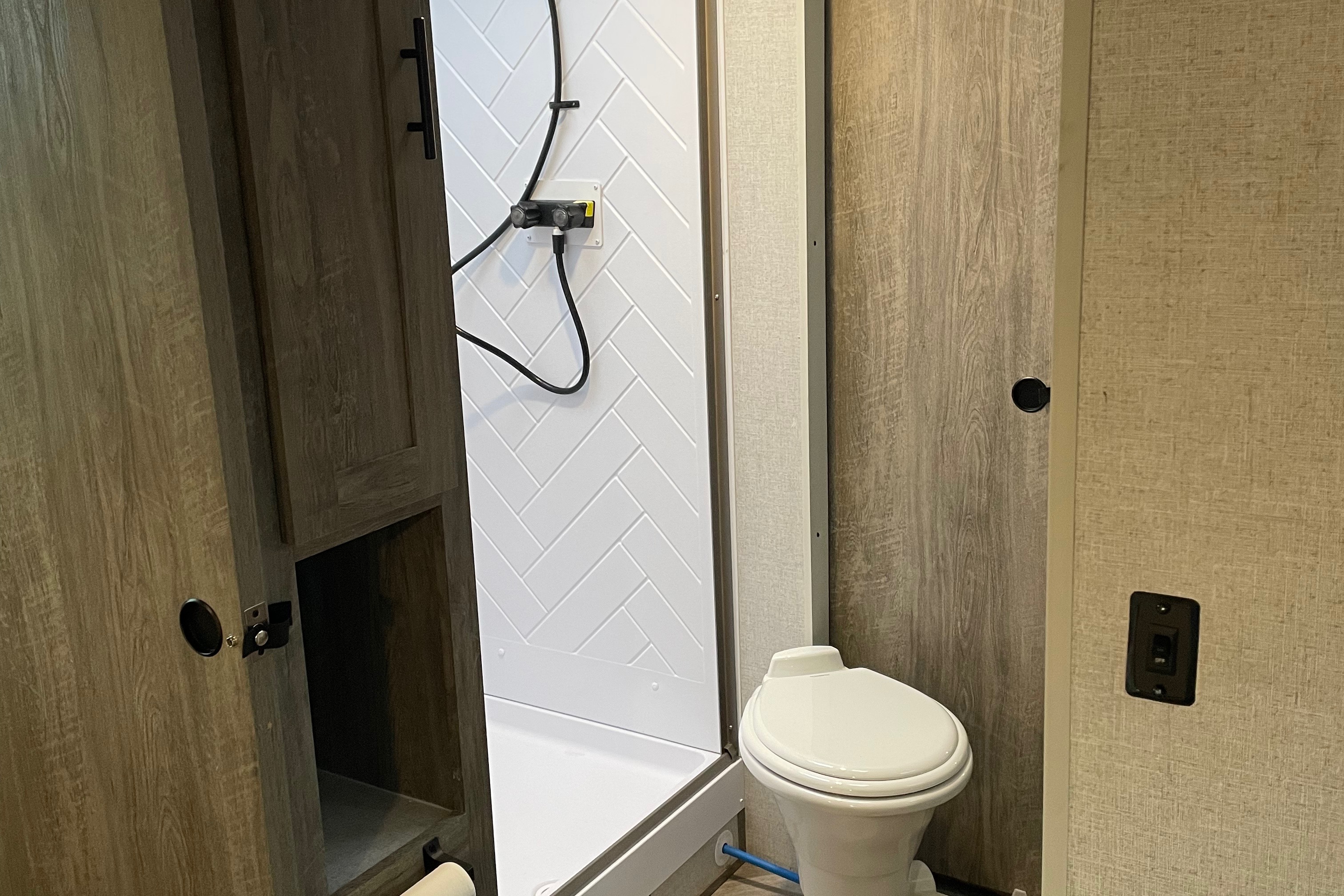 2021 Luxurious Couples Trailer
