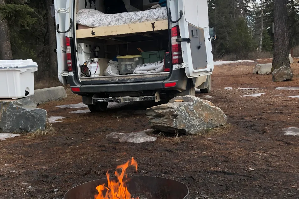 Travis's Mercedes-Benz Sprinter Van conversion Class B