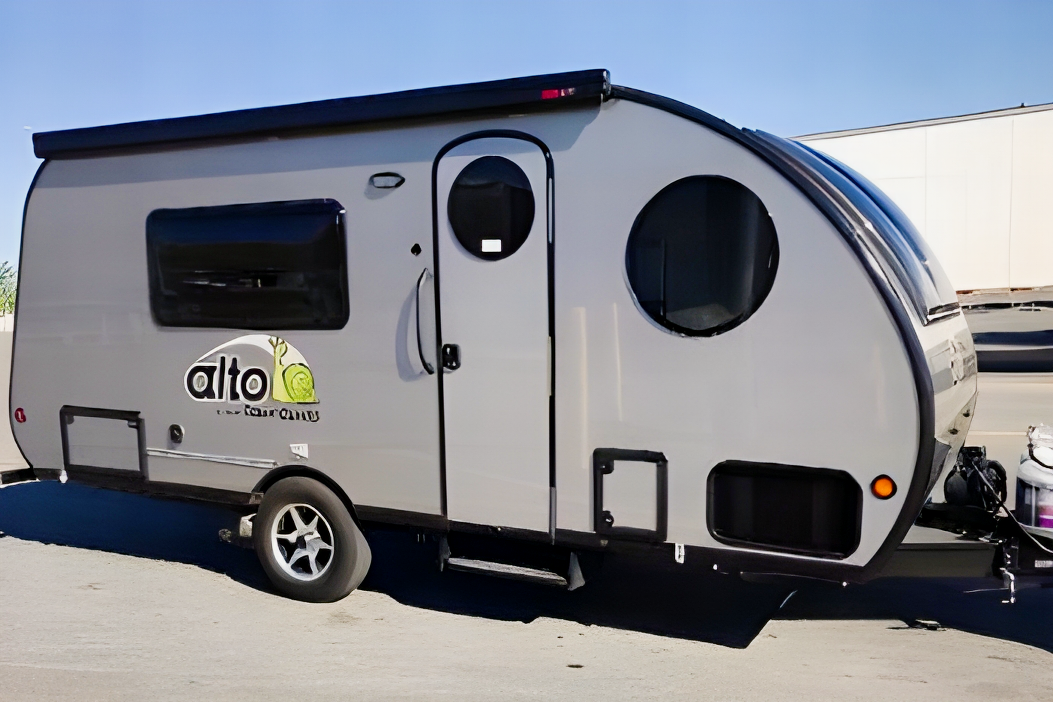 Rebecca's Safari Condo Alto F2114 Travel Trailer