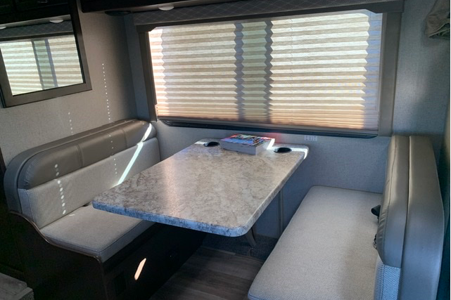 THOR FREEDOM ELITE 24' (SUPER CLEAN)
