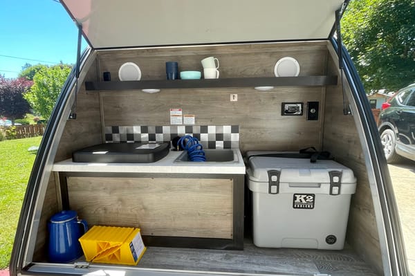 The Teardrop Adventurer – Compact Comfort for Your Journey
