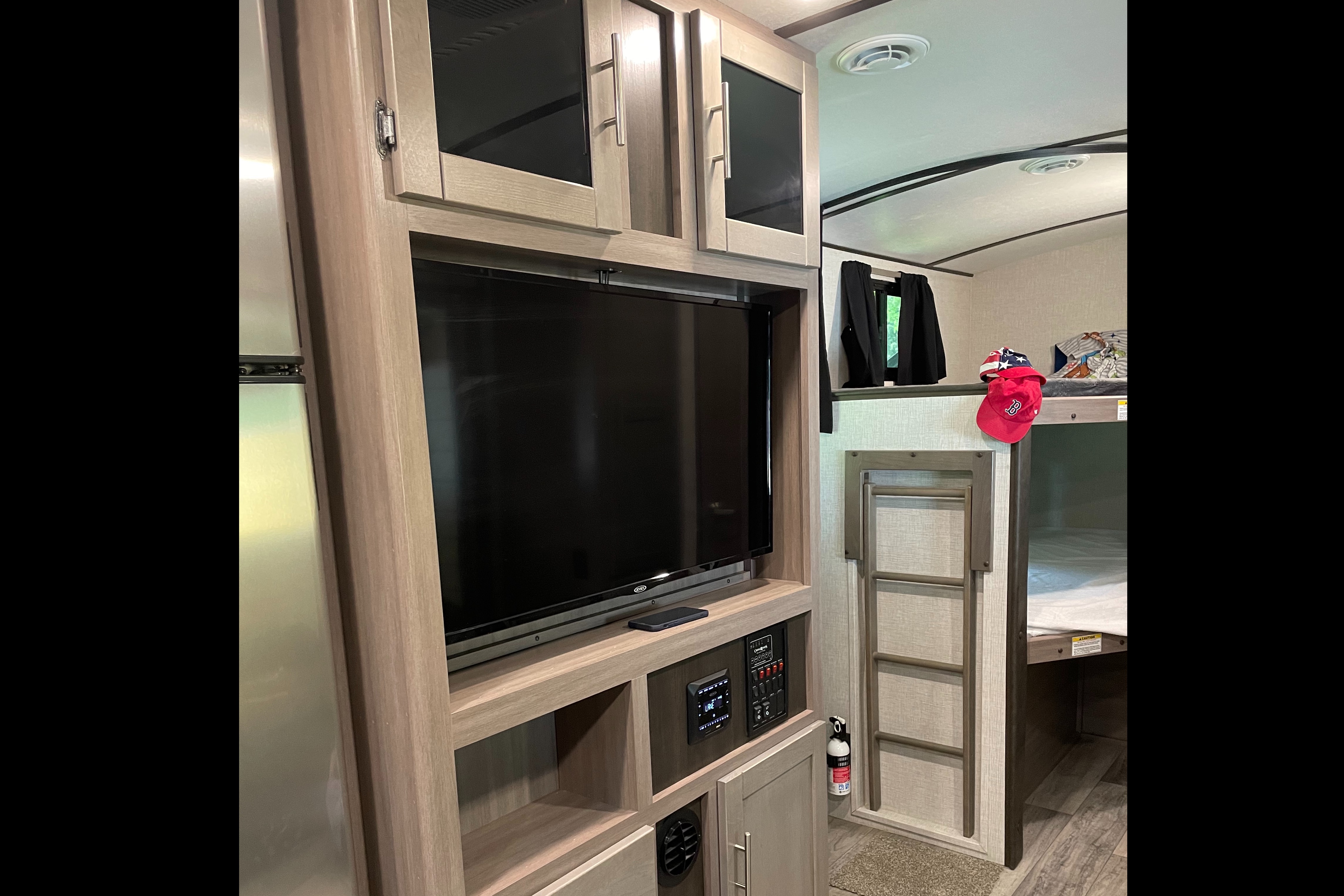 “The Beaumont”Crossroads Sunset Trail Travel Trailer