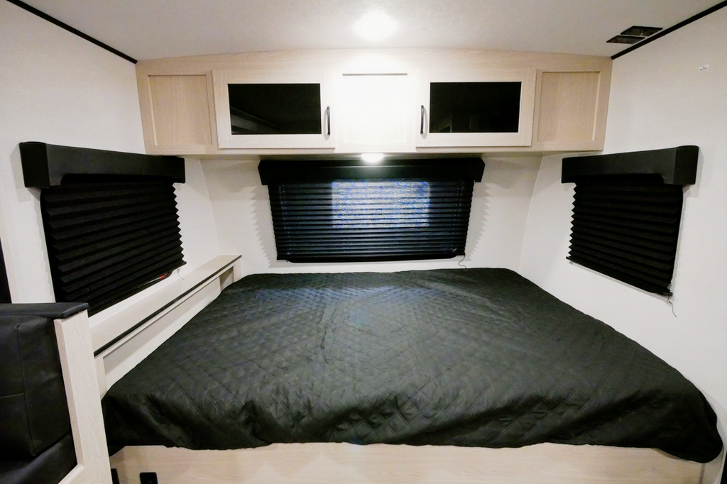 Take It Easy - 2022 Apex Nano 19’ Off Grid Travel Trailer