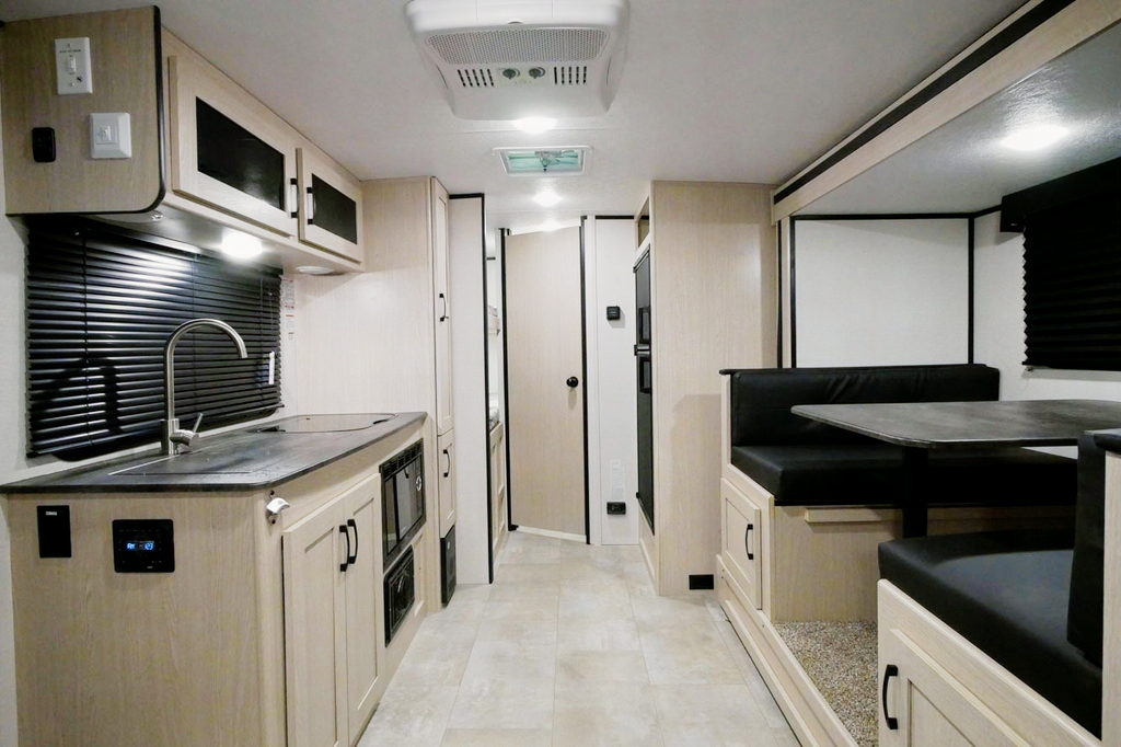 Take It Easy - 2022 Apex Nano 19’ Off Grid Travel Trailer