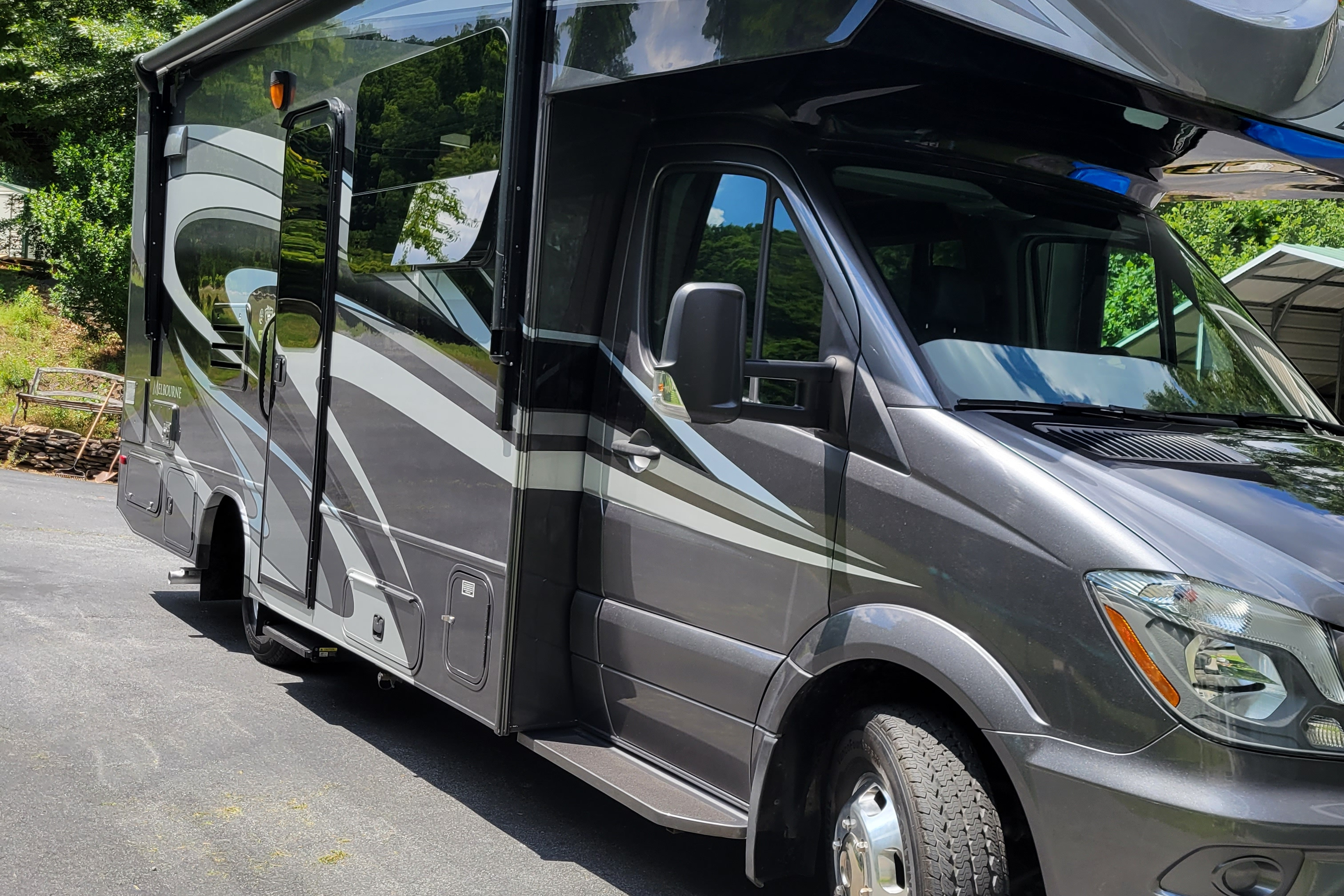 Dustin's Thor Motor Coach Jayco Melbourne 24M Class B