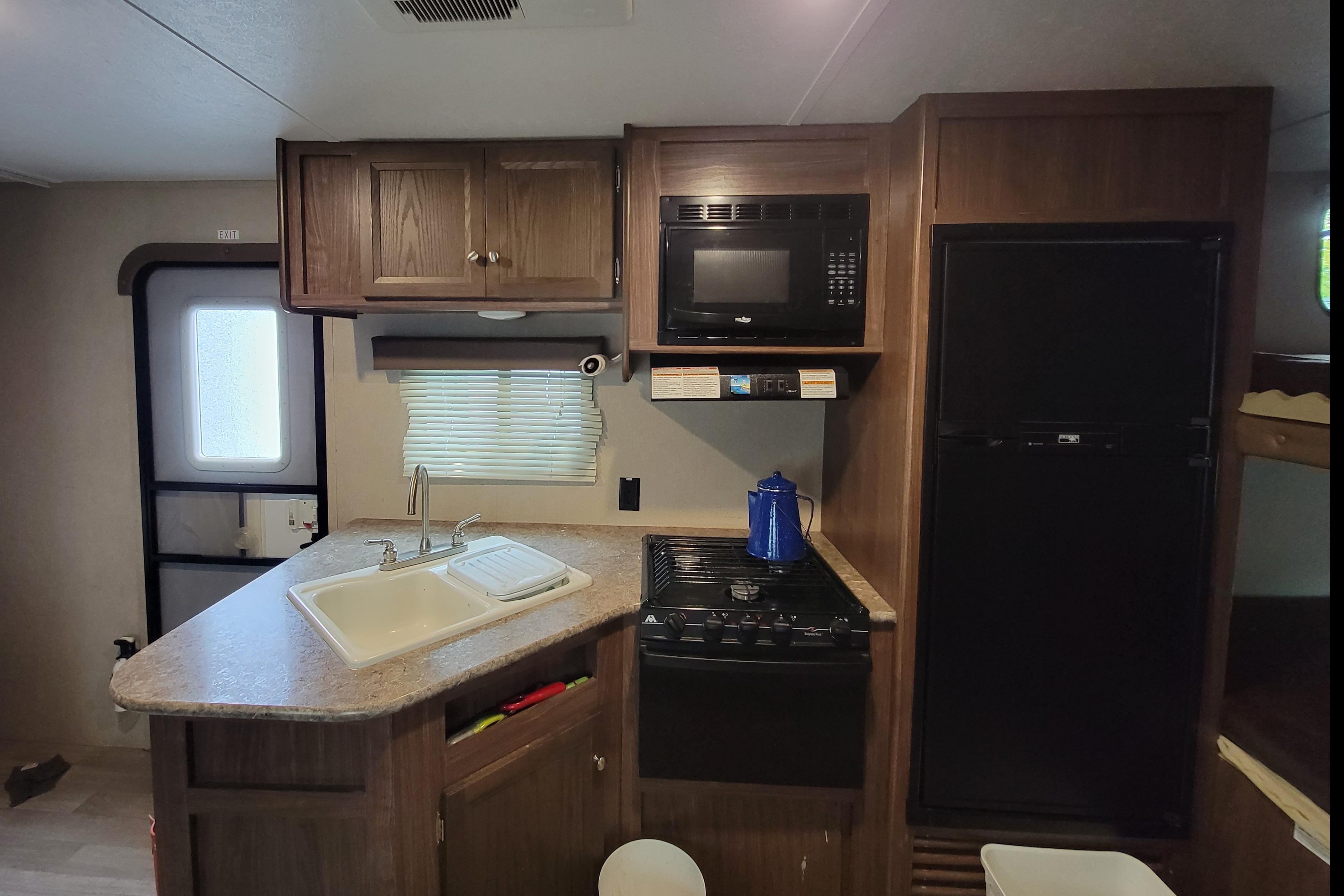 Thorne's Coleman Lantern Travel Trailer