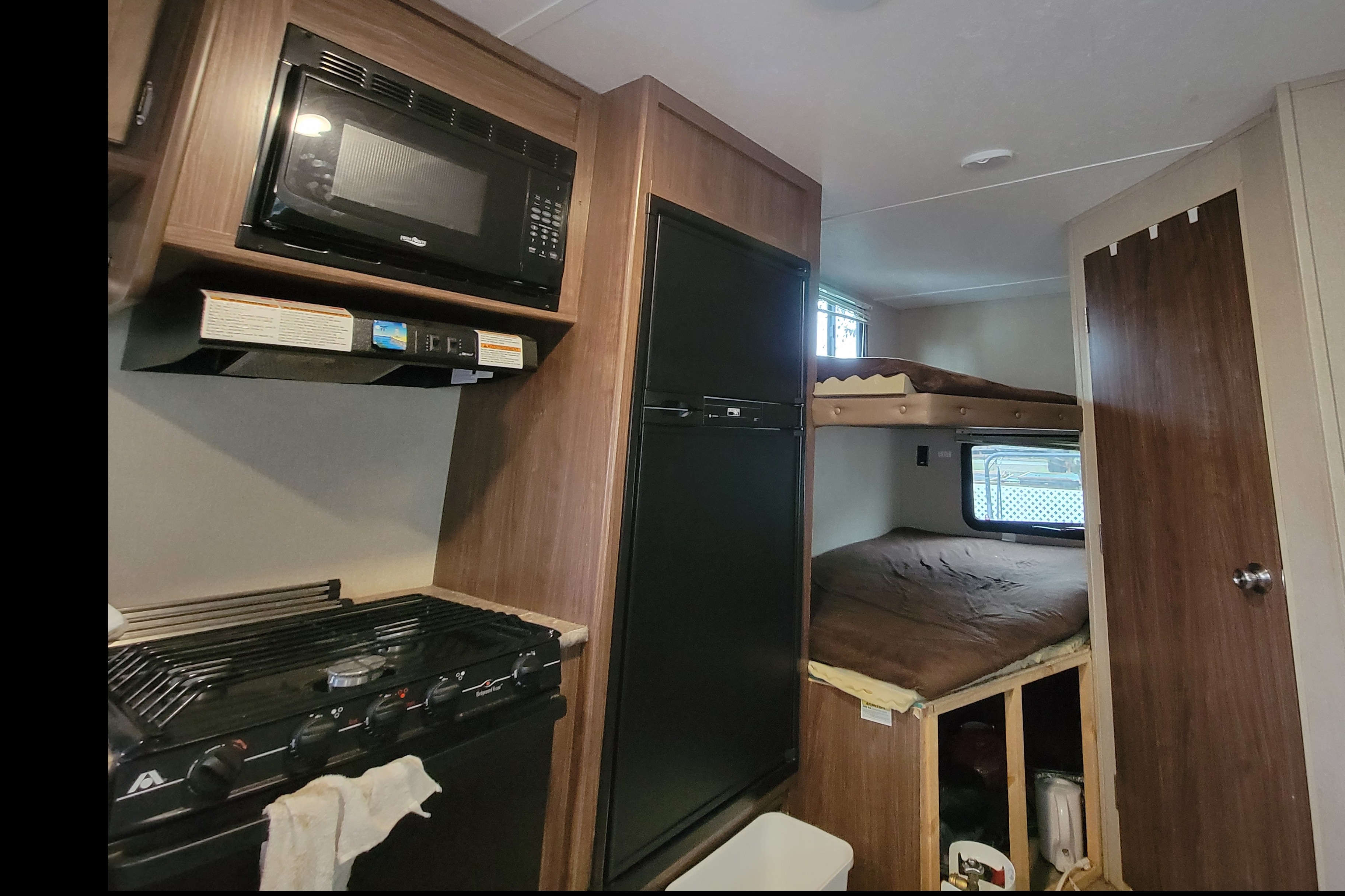 Thorne's Coleman Lantern Travel Trailer