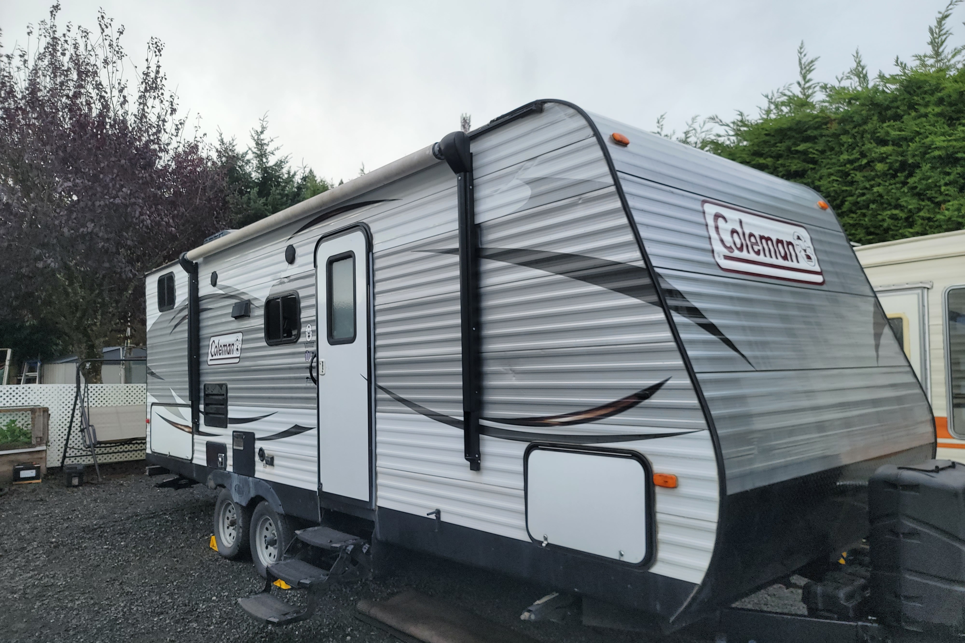 Thorne's Coleman Lantern Travel Trailer