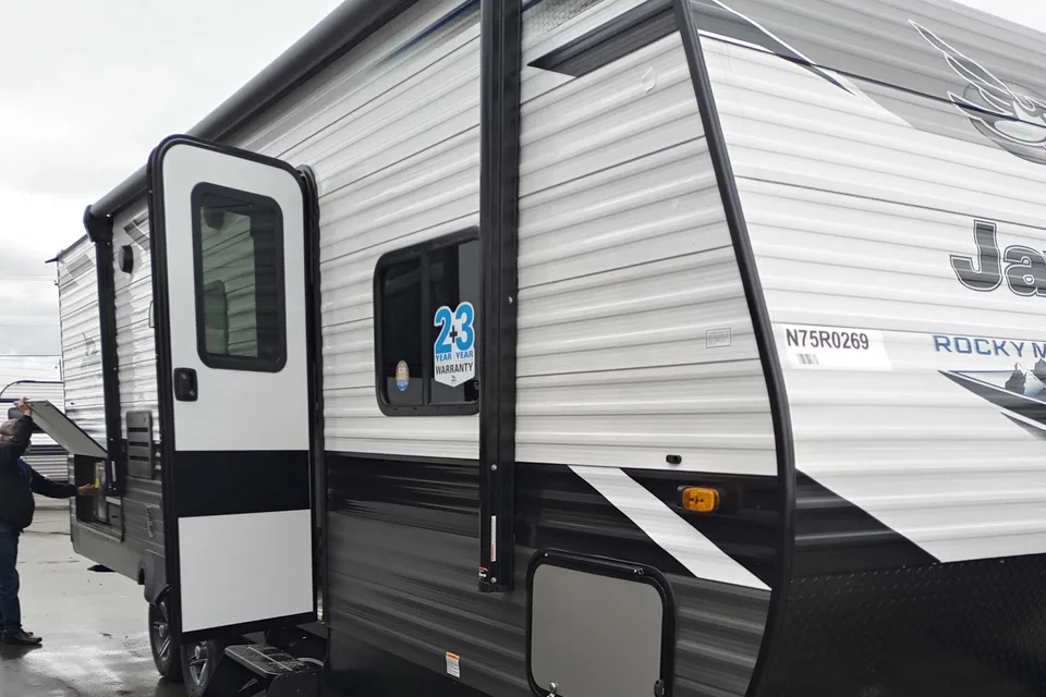 TK RV Rental - 2022 Jayco Travel Trailer