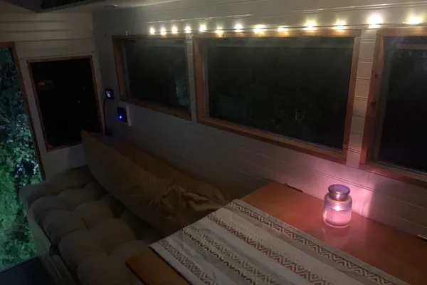 Converted School Bus SKOOLIE fully solar powered SEATS 7!