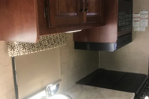 Robert 's Forest River Sunseeker 2650s-cdw Class C