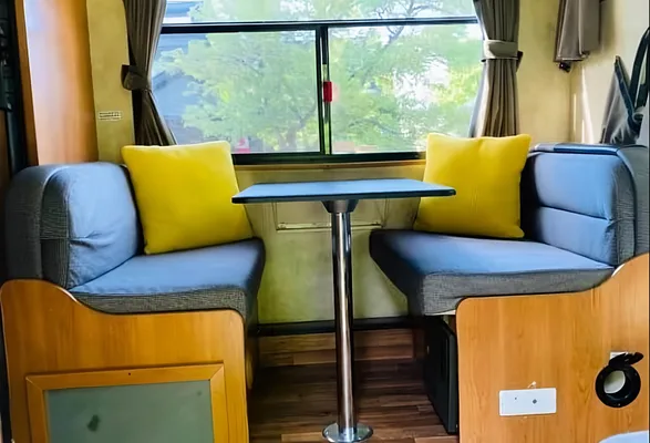 Jessica's Majestic Class C 23’ sleep 4-5