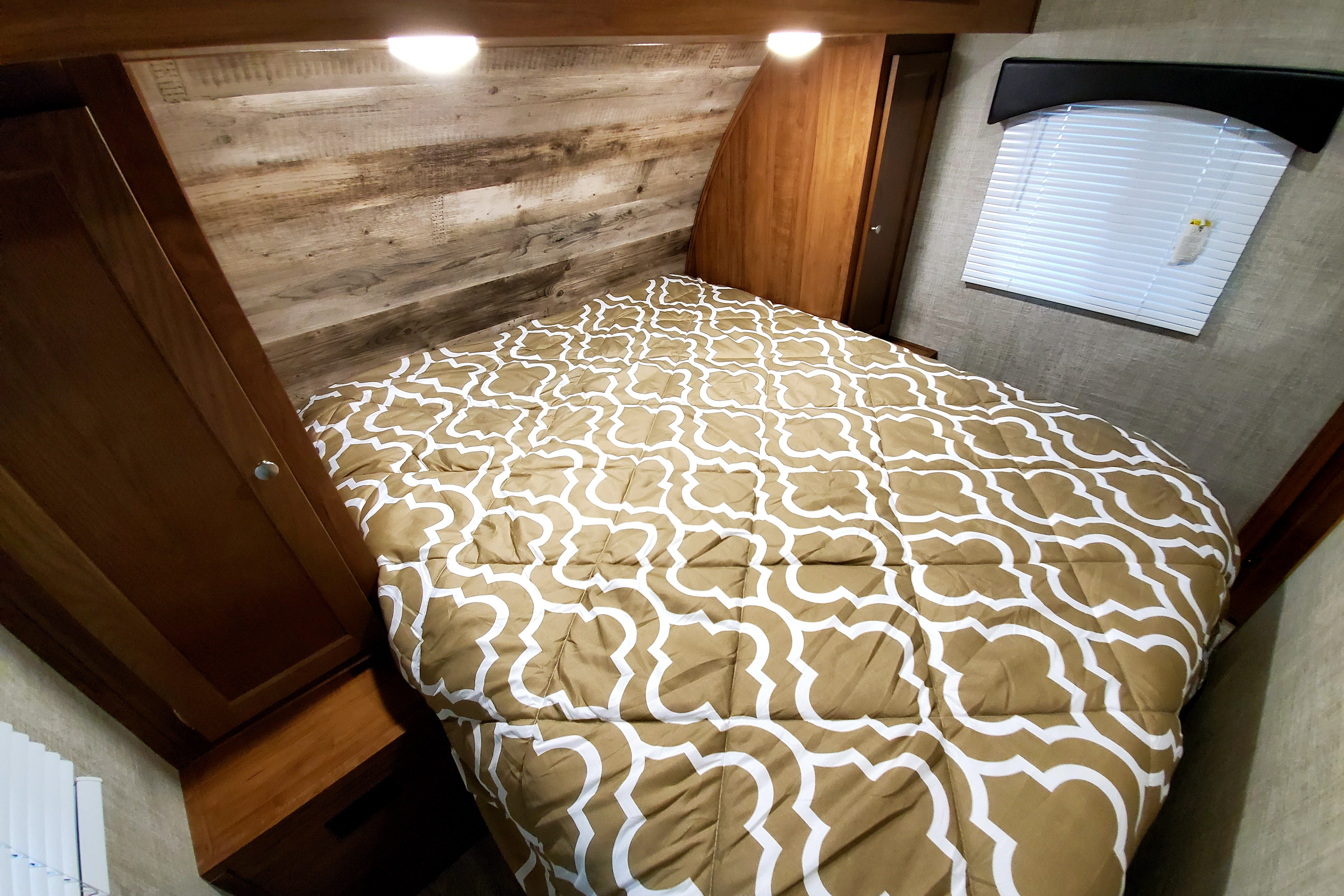 Fully Loaded Gulf Stream Kingsport Ranch Edition 25BHS