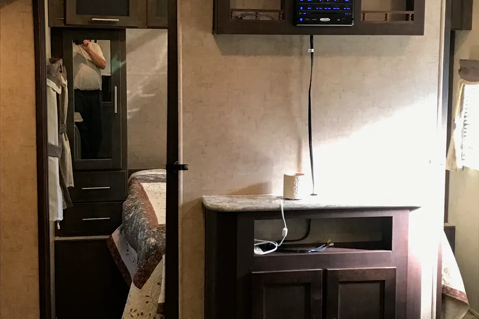 Dallas's Forest River surveyor 294Qble Travel Trailer Wind Creek, Talladega, Auburn, Cheaha