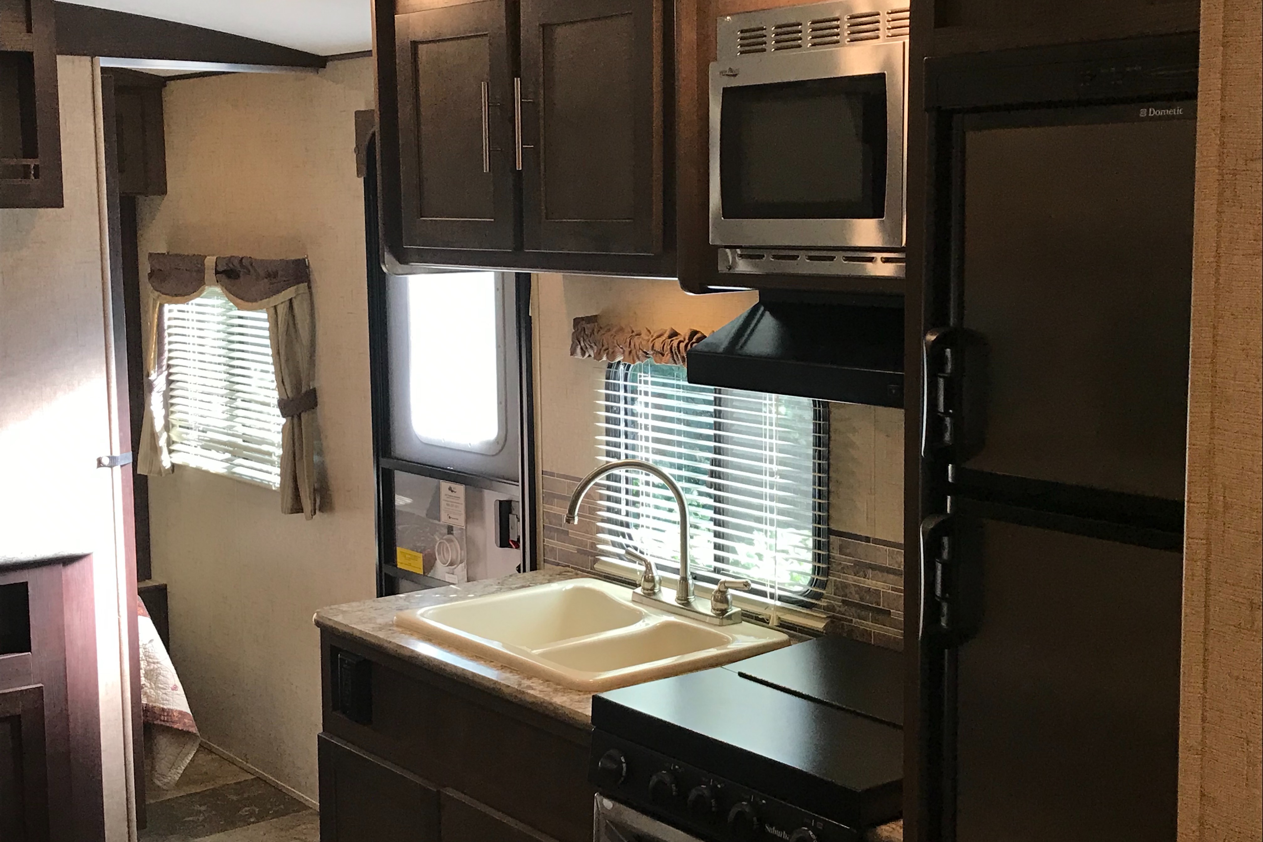 Dallas's Forest River surveyor 294Qble Travel Trailer Wind Creek, Talladega, Auburn, Cheaha
