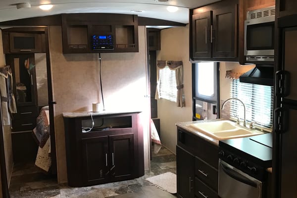 Dallas's Forest River surveyor 294Qble Travel Trailer Wind Creek, Talladega, Auburn, Cheaha
