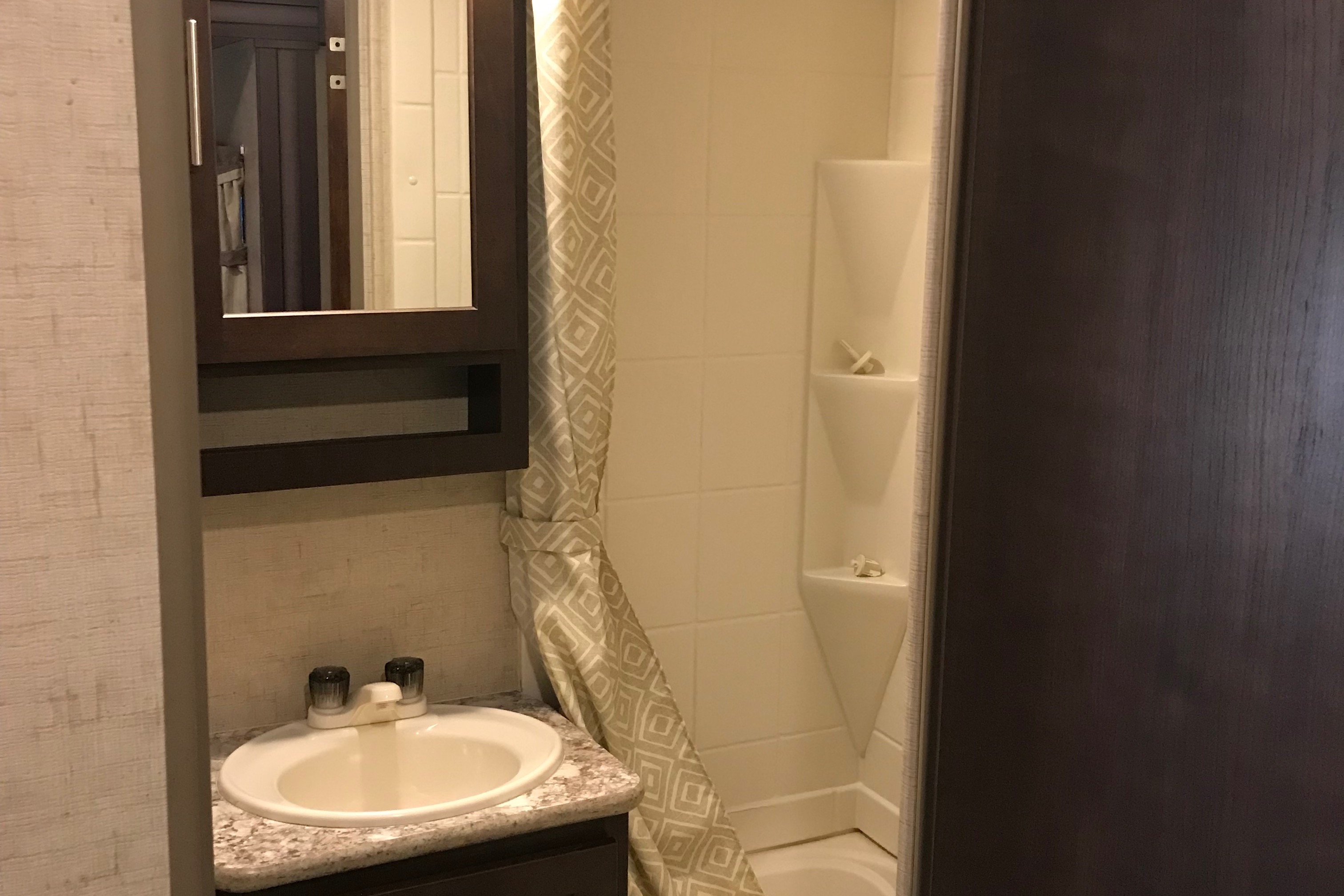 Dallas's Forest River surveyor 294Qble Travel Trailer Wind Creek, Talladega, Auburn, Cheaha