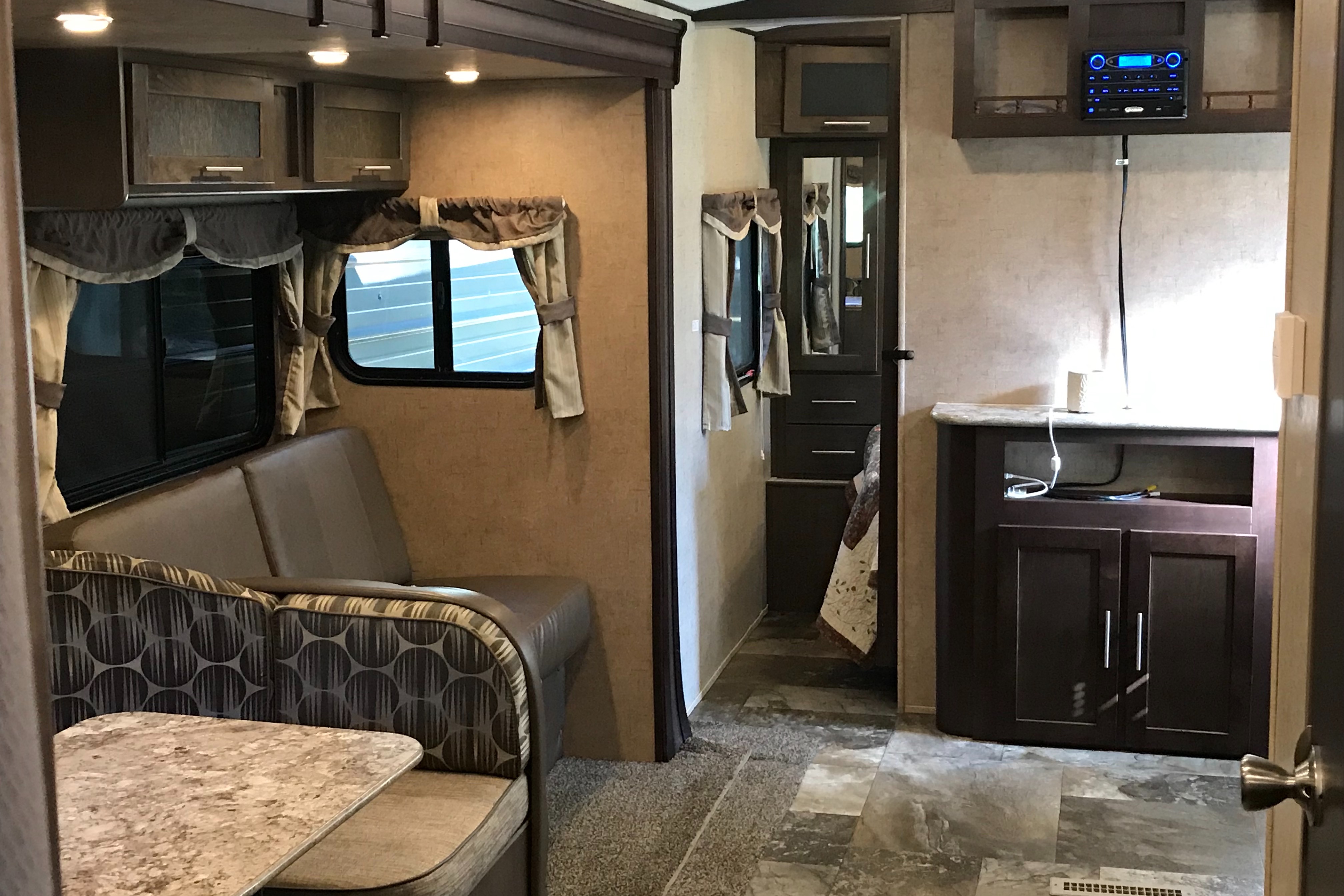 Dallas's Forest River surveyor 294Qble Travel Trailer Wind Creek, Talladega, Auburn, Cheaha