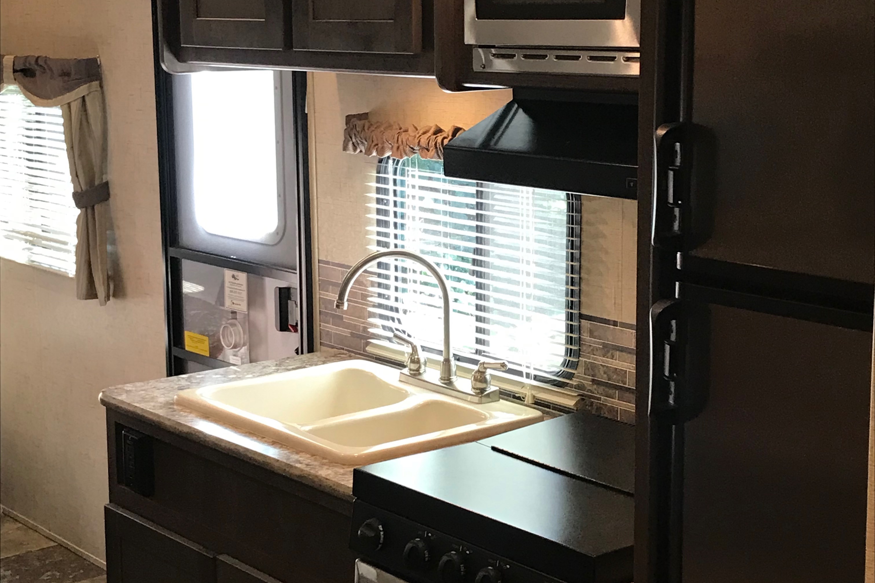 Dallas's Forest River surveyor 294Qble Travel Trailer Wind Creek, Talladega, Auburn, Cheaha