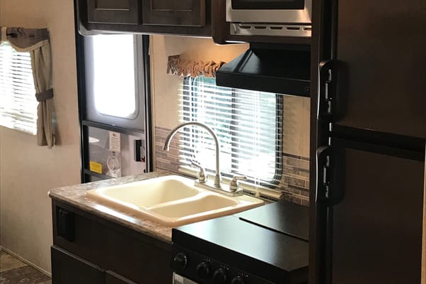 Dallas's Forest River surveyor 294Qble Travel Trailer Wind Creek, Talladega, Auburn, Cheaha
