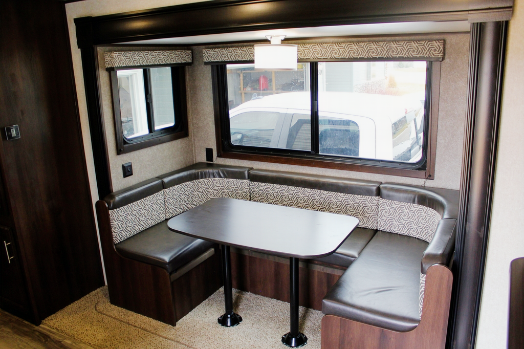 2019 Jayco Jay Flight SLX Rocky Mountain Edition 