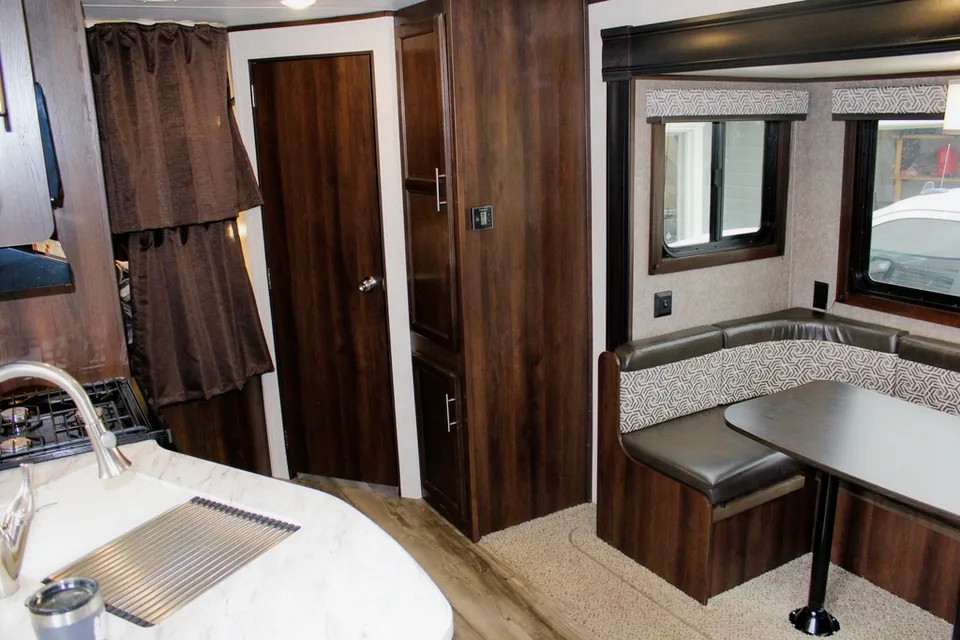 2019 Jayco Jay Flight SLX Rocky Mountain Edition 