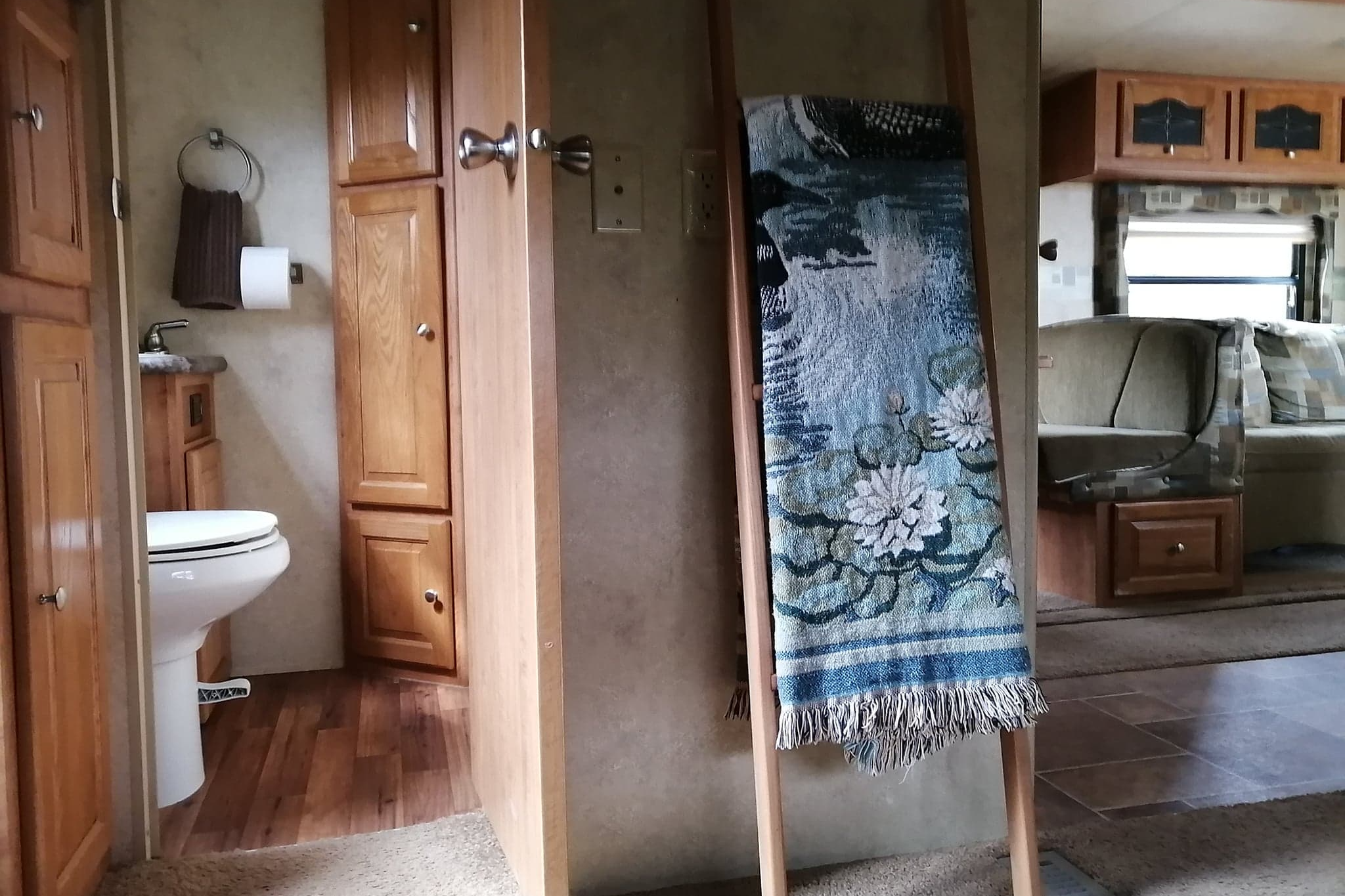 MARITIME CAMPER RENTALS:  2 Baths + Bunkroom (5th-Wheel)