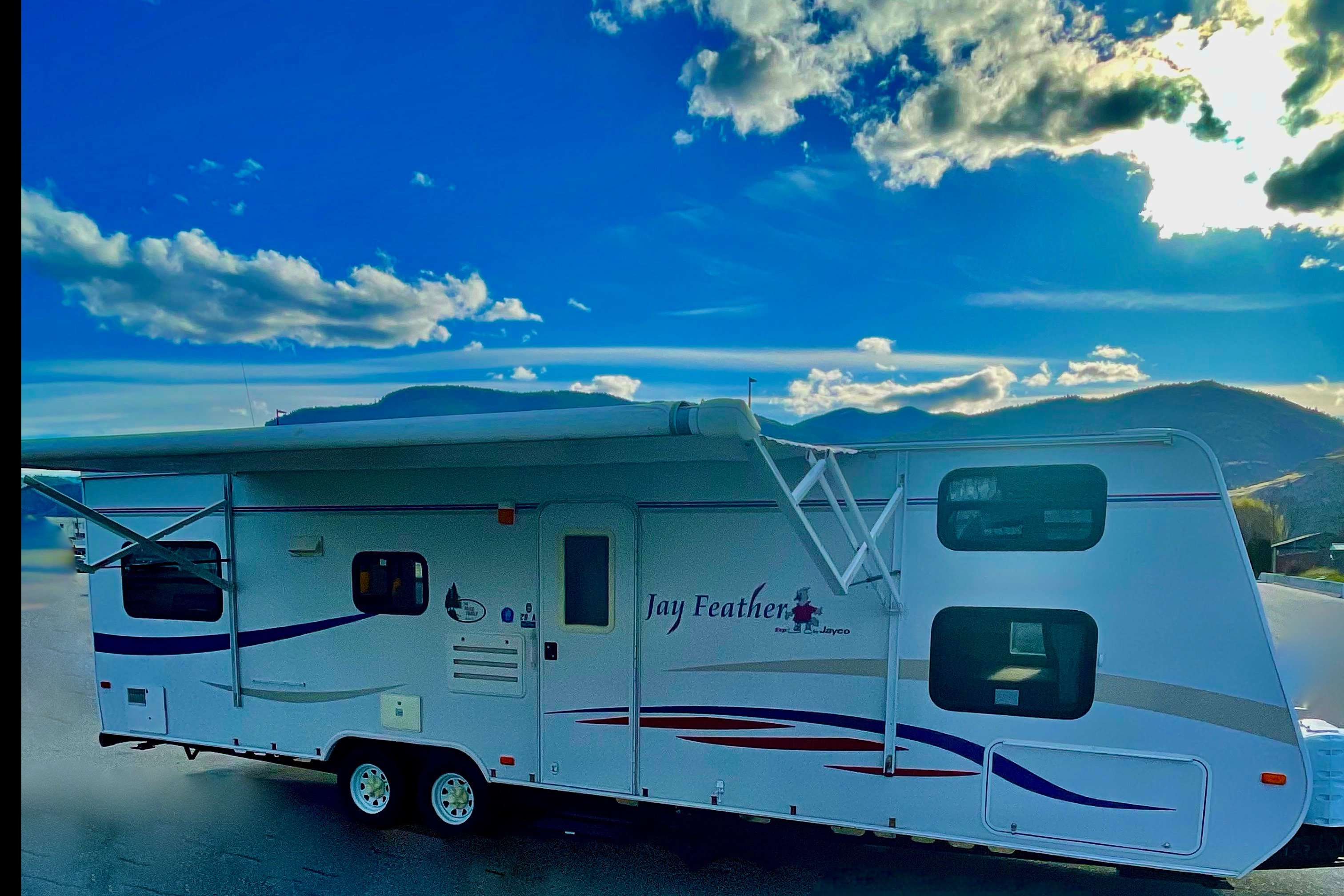 Jayco Family Travel Trailer Includes linens and more!