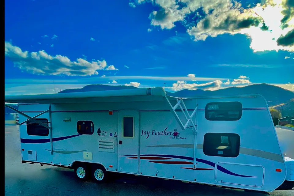 Jayco Family Travel Trailer Includes linens and more!