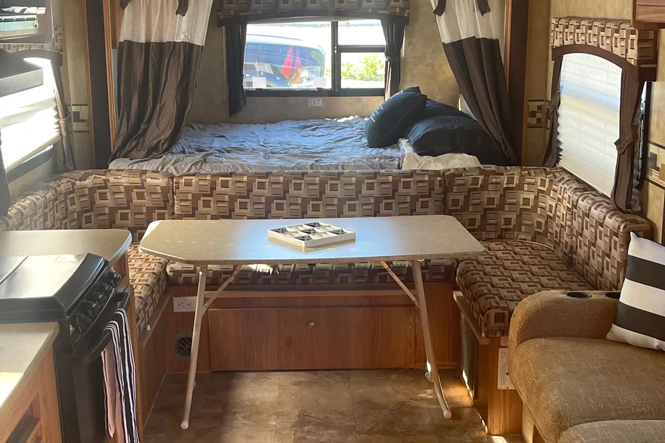 Jayco Family Travel Trailer Includes linens and more!