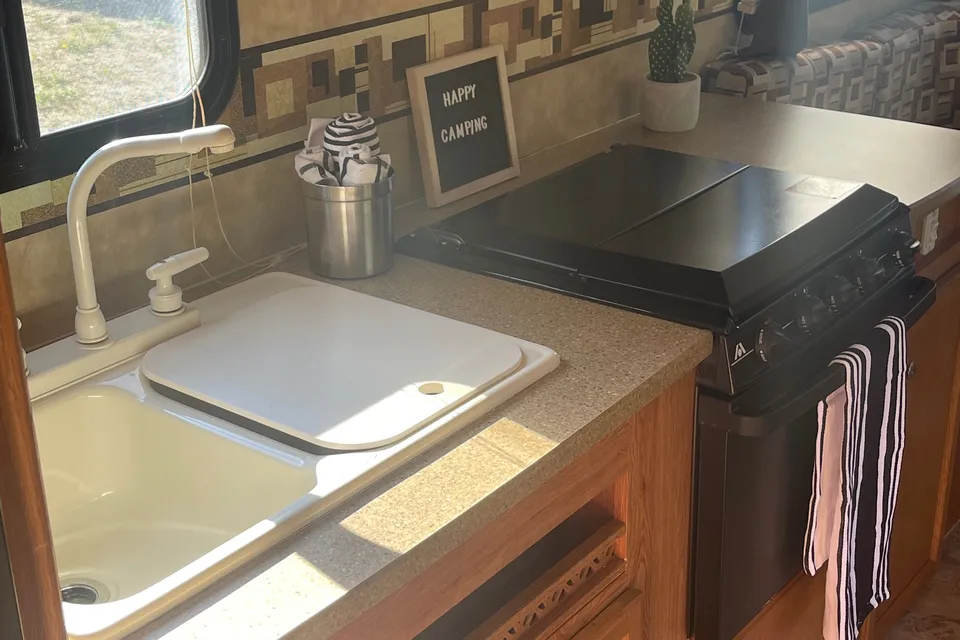 Jayco Family Travel Trailer Includes linens and more!