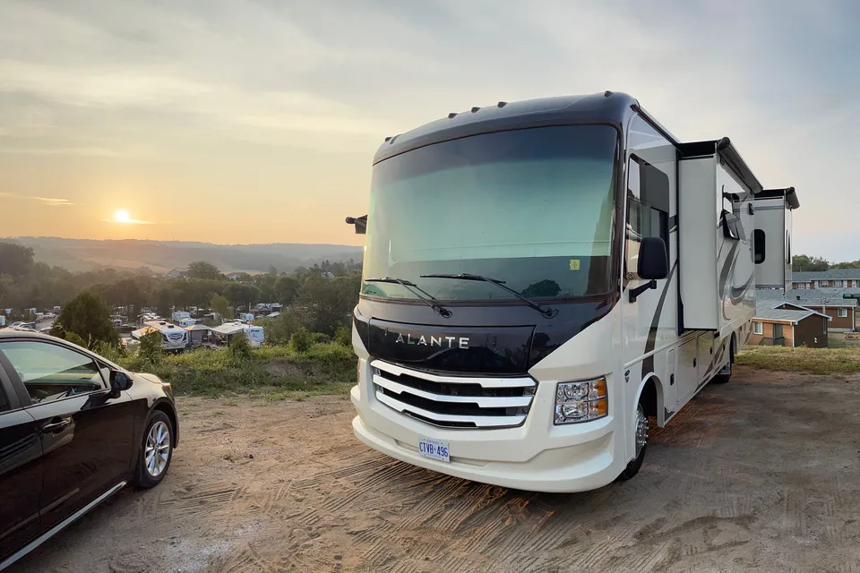 2021 Jayco Alante Class A *Drive with a G license!