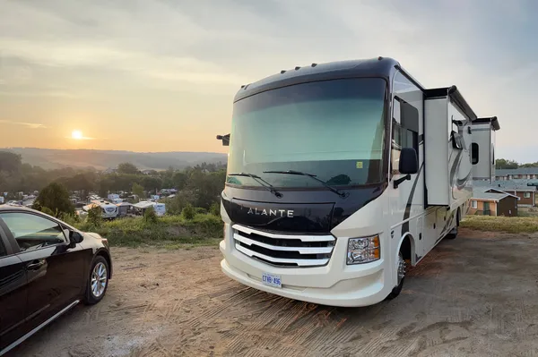 2021 Jayco Alante Class A *Drive with a G license!